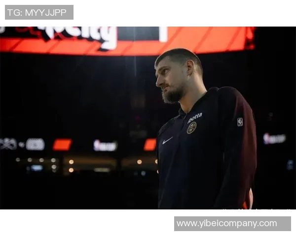 张佳玮点评掘金稳健表现约基奇三节轻松打卡无罚球仍然三双不在意