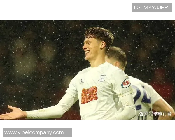 埃弗顿宣布提前召回18岁中场阿姆斯特朗重返球队助力争夺主力位置