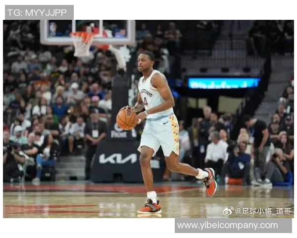 福克斯半场表现出色10投4中三分2中4贡献12分5助助力球队争胜