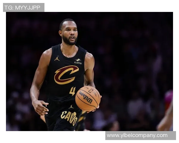 小莫布里半场表现出色7投4中贡献11分4篮板1助攻1盖帽 小莫布里半场表现出色7投4中贡献11分4篮板1助攻1盖帽